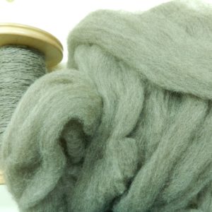 Shetland Traditional 1927® FFSSA Neck wool Combed Top, very fine, color Medium Gray